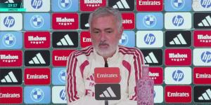 مورينيو: لا أفهم سبب أسئلتكم عن فليك.. وريال مدريد يفوز بالألقاب معي
