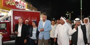 محافظ جنوب سيناء يتجول ليلا فى رأس سدر لرصد الأوضاع والتواصل مع الأهالى.. صور :اليوم السابع