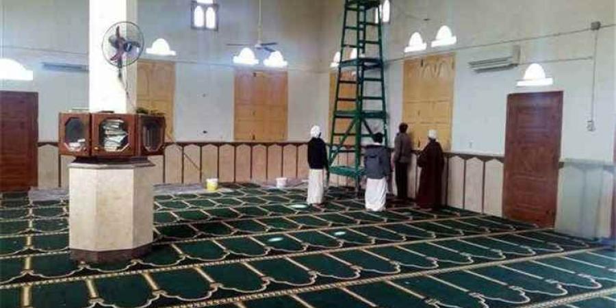 تحرك مفاجئ في أبين لجمع توقيعات لتغيير «قبلة المساجد».. ودعوات للتدخل وتحذيرات من "إقحام القبيلة"