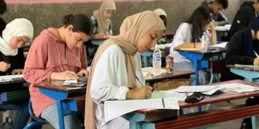 التعليم تؤكد إقامة امتحانات نوفمبر 2026 في موعدها المحدد