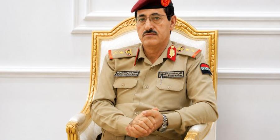وزير الدفاع يتراجع عن تحذير استهداف التجمعات القبلية ويؤكد: لن نستهدف أي تجمع قبلي أو مدني
