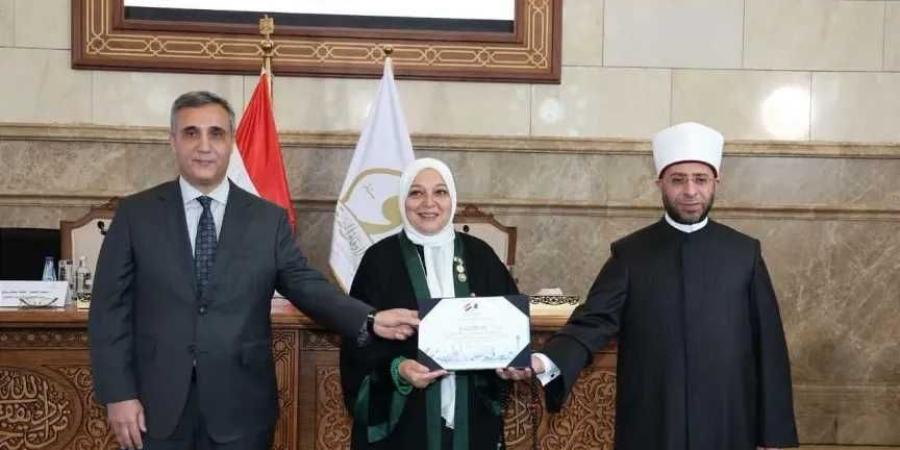 وزير الأوقاف وسفير الجزائر يشهدان ختام دورة «مهارات الوعظ الديني للواعظات الجزائريات» بمسجد مصر الكبير